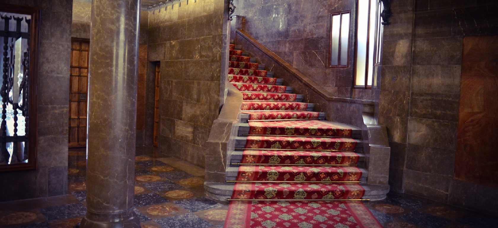/barcelona/classificaties/attractions/palau-guell/Palau guell BIG-1515595780.jpg Palau Güell skip the line